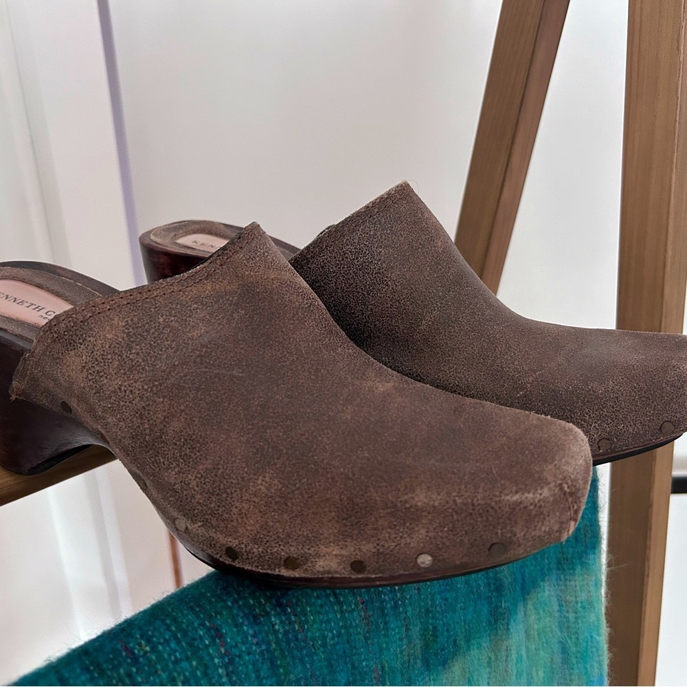Vintage Kenneth Cole distressed leather wood clogs